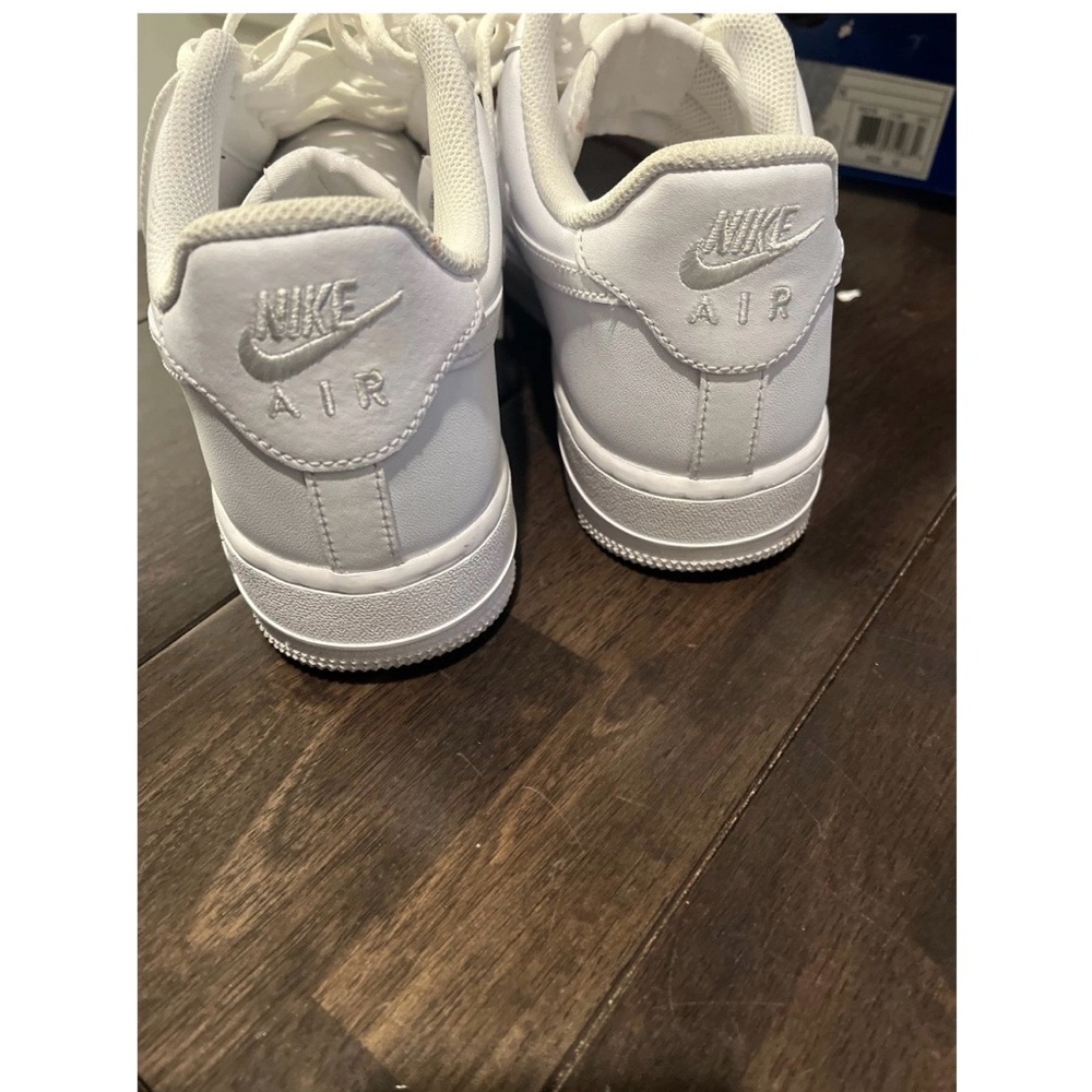 Classic White Men's Sneakers - Picture 4 of 7